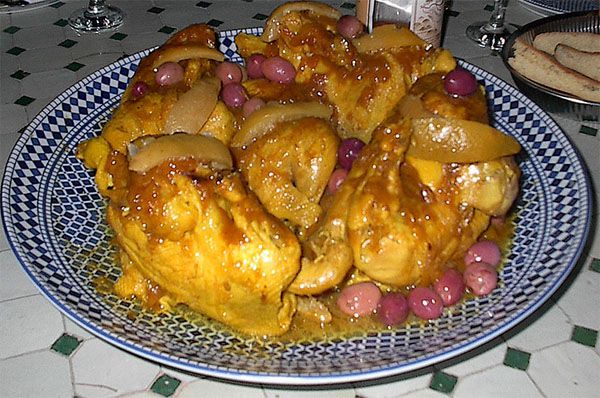 Chicken with lemon and olives